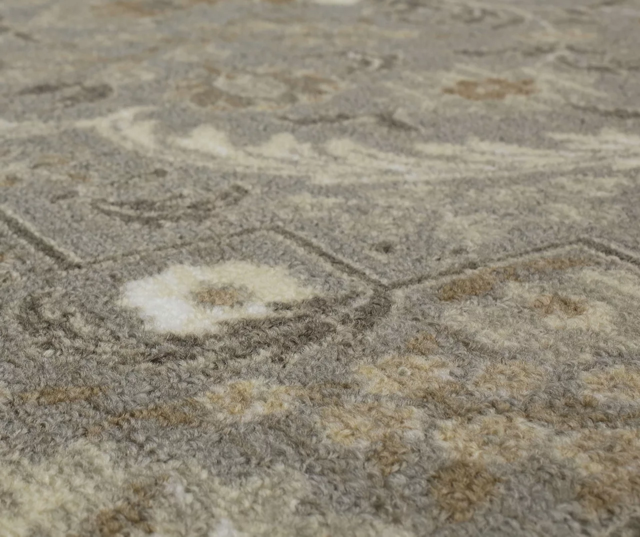 Heatherglen Gray & Beige Ornamental Floral Area Rug, (6' X 9') - Image 5